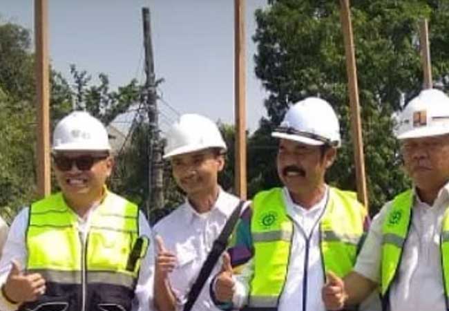 Menteri PUPR tekankan keselamatan dan kesehatan kerja dalam proyek fly over Manahan Solo
