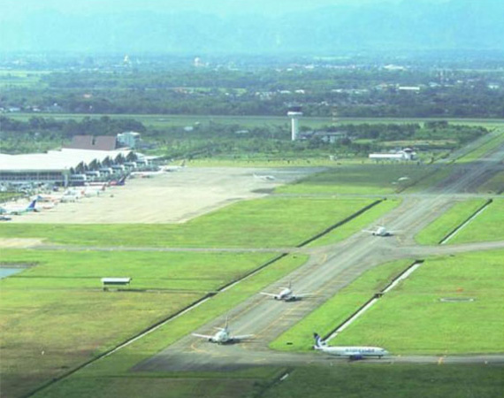 Pembangungan Sisi Landasan - Semen Fleksibel di Bandara Sultan Hasanuddin