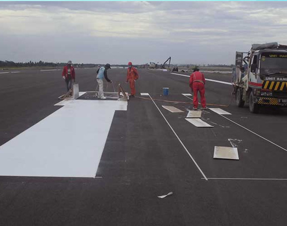 Pengerjaan Landasan Semen Aeronautika - Bandara Medan Baru