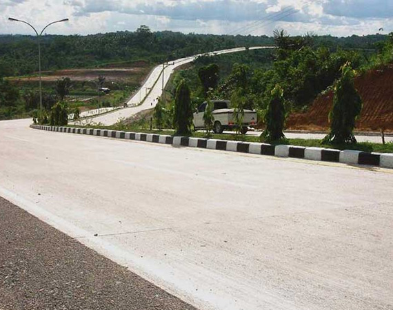 Pengerjaan Jalan Beton Keras Tenggarong Sebrang - Patung Lembuswana