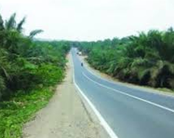 Pengerjaan Jalan Tanah Grogot (EIB-56)